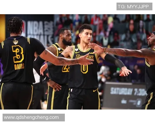 爵士队成功签下前湖人射手库兹马